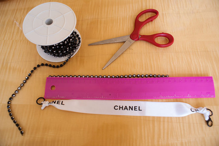 Chanel Ribbon D-I-Y Choker. Tools of the DIY. Alwaysuttori.com. 2016.