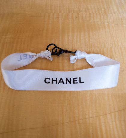 Chanel Ribbon D-I-Y Choker. Finished plain look. Alwaysuttori.com. 2016.