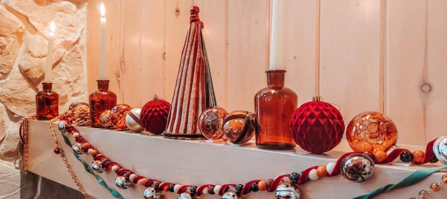 Velvet and Amber Christmas Decoration, Always Uttori. Holiday Ornaments made of velvet and amber glass.
